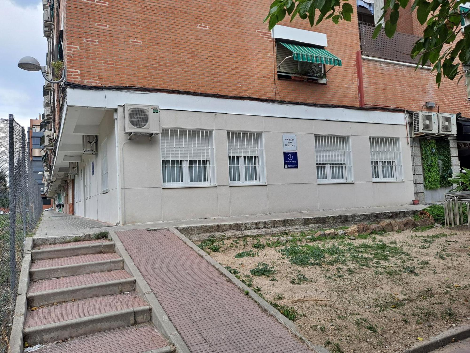 Apartamentos Tanez Santurce A Madrid Exterior photo